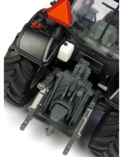 Universal Hobbies 4211 - Valtra Small N103 - Helder Rood 1:32 -Toy Verkoop universal hobbies universal hobbies 4211 valtra sm 4